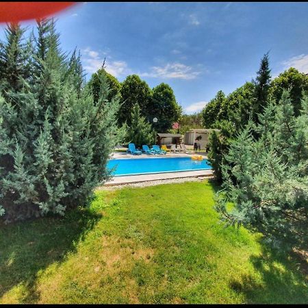 אוטופן Tranzzit Airport Apartment II מראה חיצוני תמונה