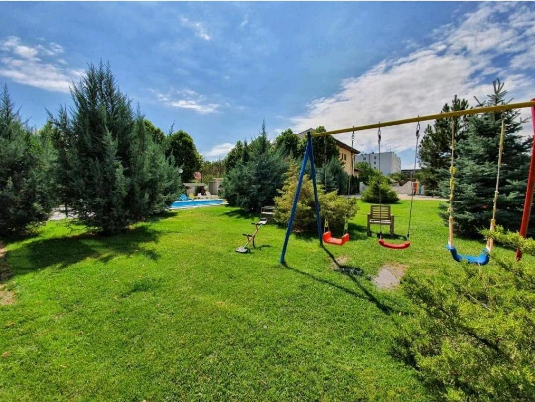 אוטופן Tranzzit Airport Apartment II מראה חיצוני תמונה