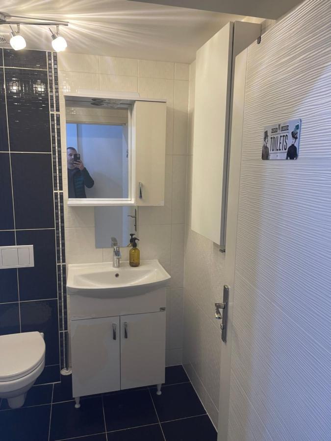 אוטופן Tranzzit Airport Apartment II מראה חיצוני תמונה