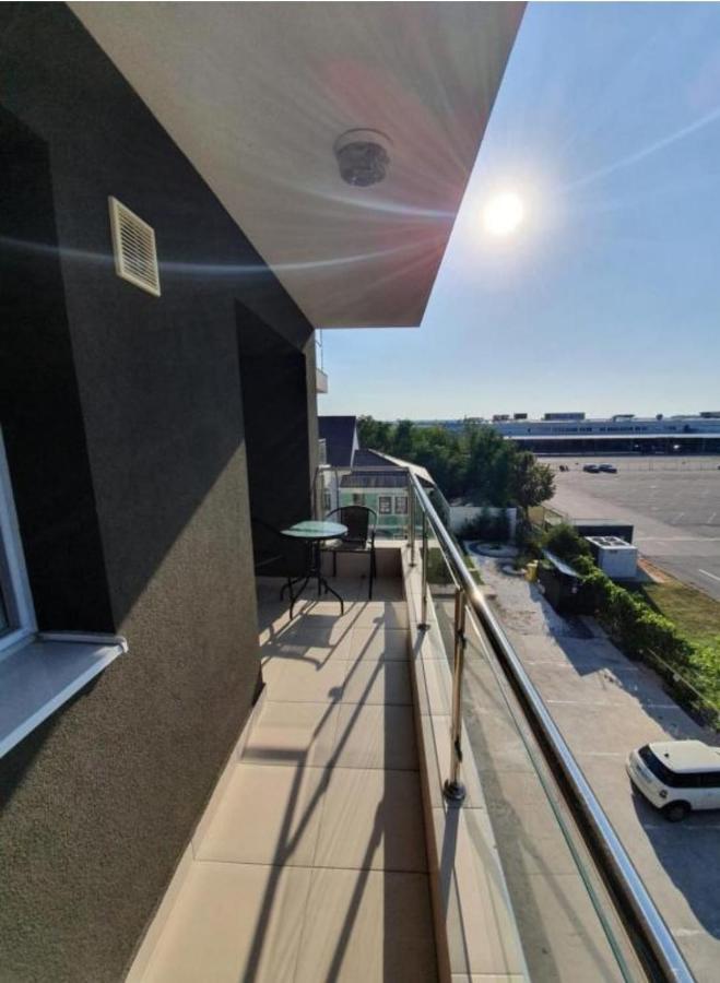 אוטופן Tranzzit Airport Apartment II מראה חיצוני תמונה